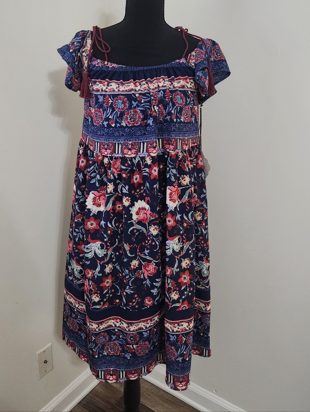 Knox Rose Dress Size Small Nwt